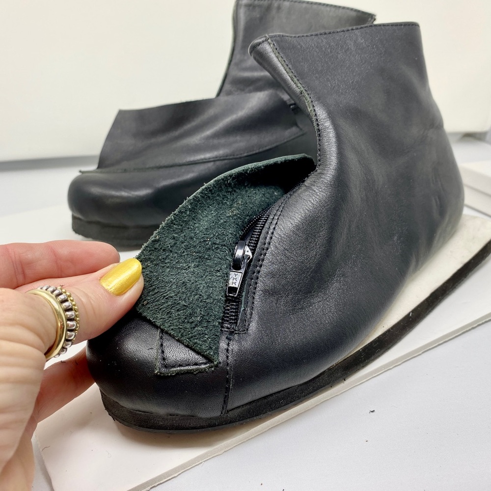 New Ankle Boots by VOID SHOES, New York, in original dust bag - Picture 5 of 10